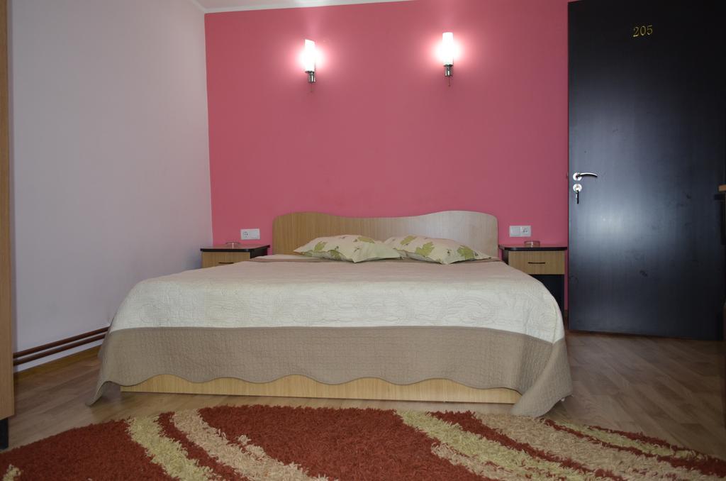 Hotel Casa Alba Râmnicu Vâlcea Exteriér fotografie