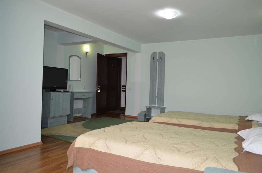 Hotel Casa Alba Râmnicu Vâlcea Exteriér fotografie